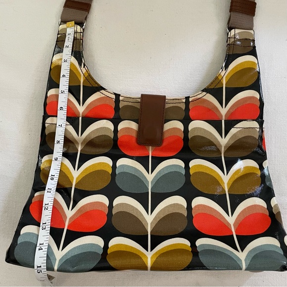 Orla Kiely classic multi-stem print midi crossbody bag with adjustable strap - Picture 6 of 16